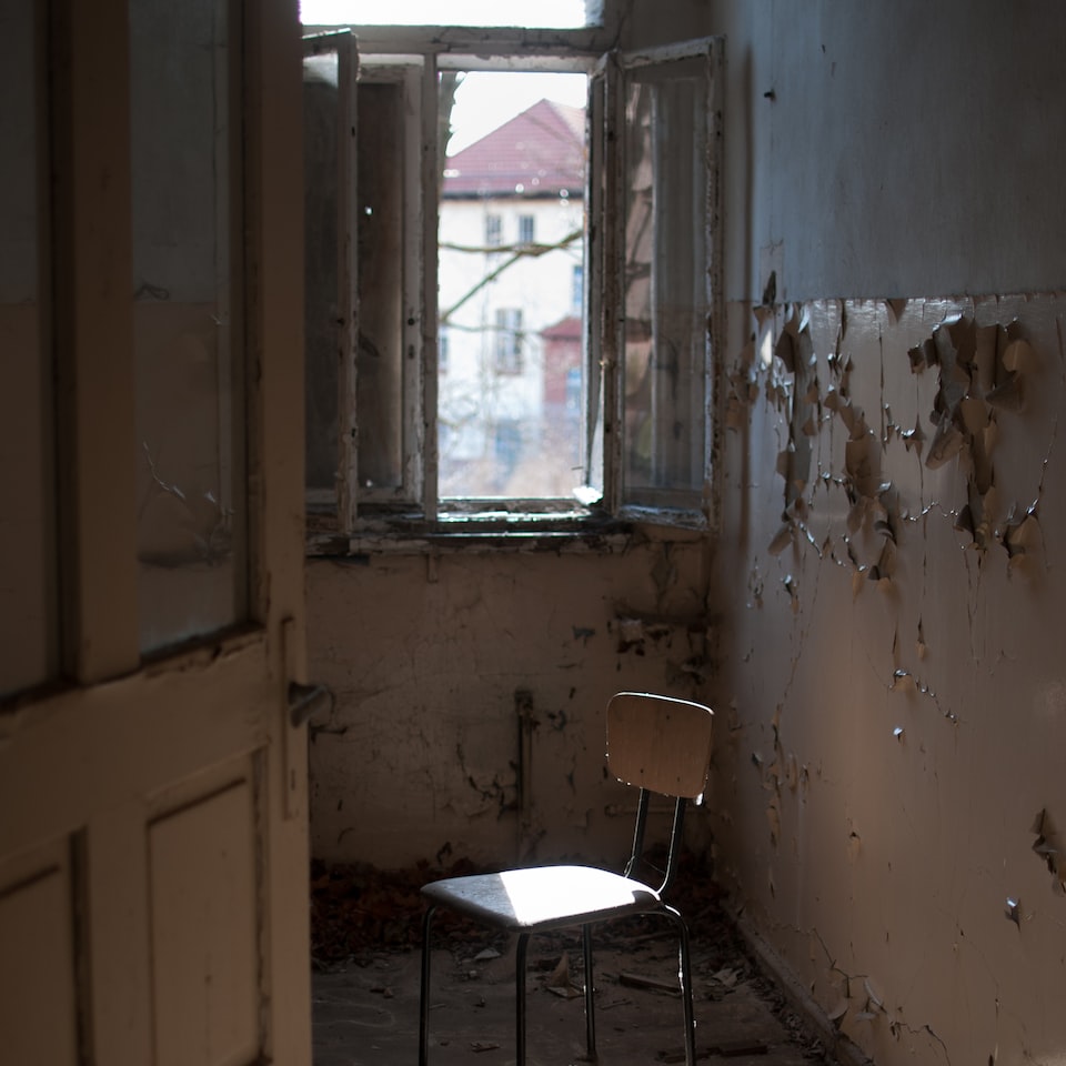 Album Chair Brass